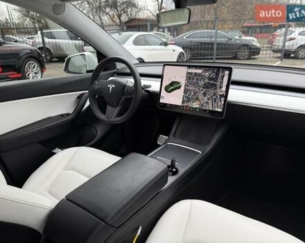 Белый Тесла Model Y, объемом двигателя 0 л и пробегом 80 тыс. км за 25500 $, фото 32 на Automoto.ua