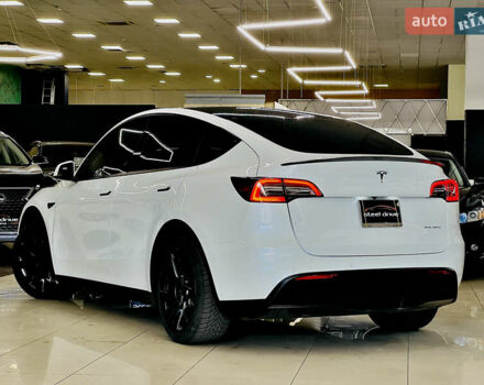 Белый Тесла Model Y, объемом двигателя 0 л и пробегом 74 тыс. км за 24999 $, фото 6 на Automoto.ua