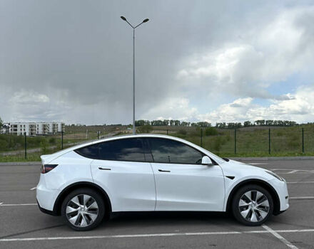 Белый Тесла Model Y, объемом двигателя 0 л и пробегом 81 тыс. км за 24000 $, фото 6 на Automoto.ua