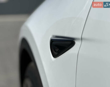 Белый Тесла Model Y, объемом двигателя 0 л и пробегом 51 тыс. км за 29500 $, фото 22 на Automoto.ua