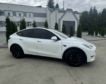 Белый Тесла Model Y, объемом двигателя 0 л и пробегом 128 тыс. км за 24999 $, фото 12 на Automoto.ua