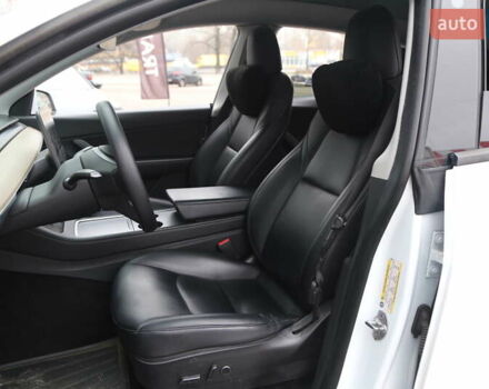 Белый Тесла Model Y, объемом двигателя 0 л и пробегом 121 тыс. км за 21900 $, фото 8 на Automoto.ua