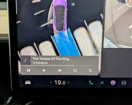 Білий Тесла Model Y, об'ємом двигуна 0 л та пробігом 101 тис. км за 23899 $, фото 39 на Automoto.ua