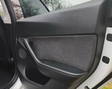 Белый Тесла Model Y, объемом двигателя 0 л и пробегом 59 тыс. км за 25999 $, фото 10 на Automoto.ua