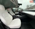 Білий Тесла Model Y, об'ємом двигуна 0 л та пробігом 88 тис. км за 25500 $, фото 84 на Automoto.ua