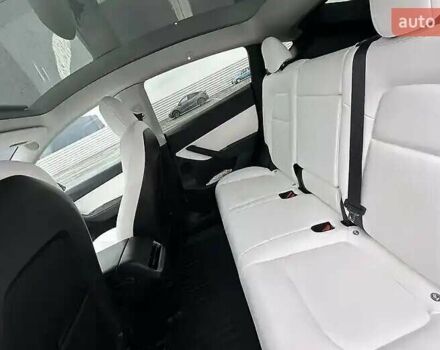 Белый Тесла Model Y, объемом двигателя 0 л и пробегом 98 тыс. км за 26500 $, фото 7 на Automoto.ua