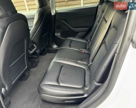 Тесла Model Y 2021 в Львове на Automoto.ua Белый Тесла Model Y, объемом двигателя 0 л и пробегом 102 тыс. км за 24500 $, фото 15 на Automoto.ua