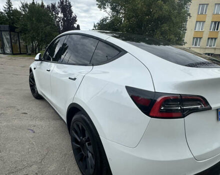 Белый Тесла Model Y, объемом двигателя 0 л и пробегом 128 тыс. км за 24999 $, фото 9 на Automoto.ua