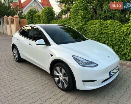 Белый Тесла Model Y, объемом двигателя 0 л и пробегом 69 тыс. км за 25500 $, фото 1 на Automoto.ua