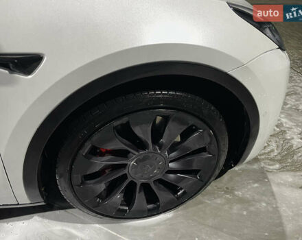 Белый Тесла Model Y, объемом двигателя 0 л и пробегом 68 тыс. км за 36000 $, фото 15 на Automoto.ua