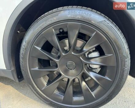 Тесла Model Y 2021 в Киеве на Automoto.ua Белый Тесла Model Y, объемом двигателя 0 л и пробегом 73 тыс. км за 29400 $, фото 37 на Automoto.ua