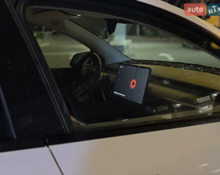 Белый Тесла Model Y, объемом двигателя 0 л и пробегом 58 тыс. км за 26250 $, фото 6 на Automoto.ua