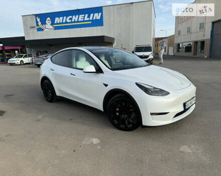 Белый Тесла Model Y, объемом двигателя 0 л и пробегом 69 тыс. км за 40000 $, фото 32 на Automoto.ua