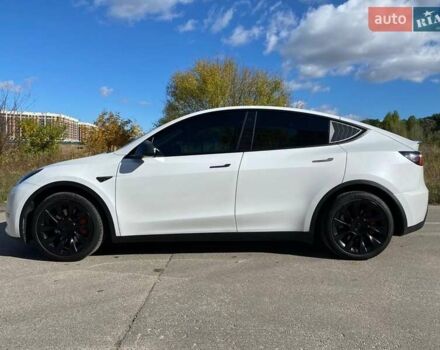 Белый Тесла Model Y, объемом двигателя 0 л и пробегом 90 тыс. км за 27500 $, фото 1 на Automoto.ua