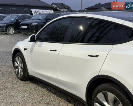 Белый Тесла Model Y, объемом двигателя 0 л и пробегом 128 тыс. км за 22600 $, фото 10 на Automoto.ua