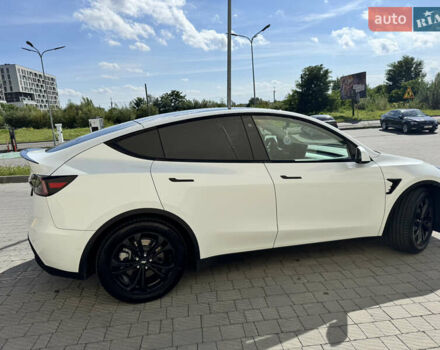 Белый Тесла Model Y, объемом двигателя 0 л и пробегом 128 тыс. км за 25900 $, фото 20 на Automoto.ua