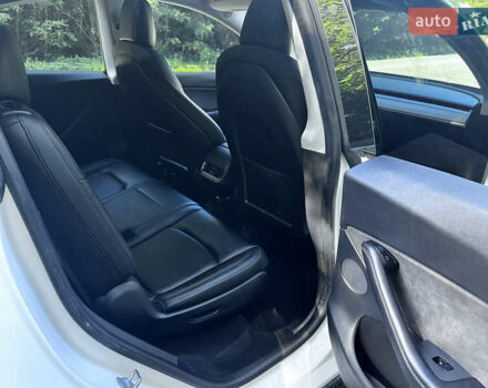 Тесла Model Y 2021 в Великом Березном на Automoto.ua Белый Тесла Model Y, объемом двигателя 0 л и пробегом 117 тыс. км за 23000 $, фото 22 на Automoto.ua