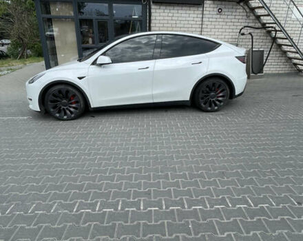 Білий Тесла Model Y, об'ємом двигуна 0 л та пробігом 75 тис. км за 26500 $, фото 1 на Automoto.ua