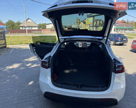 Белый Тесла Model Y, объемом двигателя 0 л и пробегом 120 тыс. км за 32500 $, фото 7 на Automoto.ua