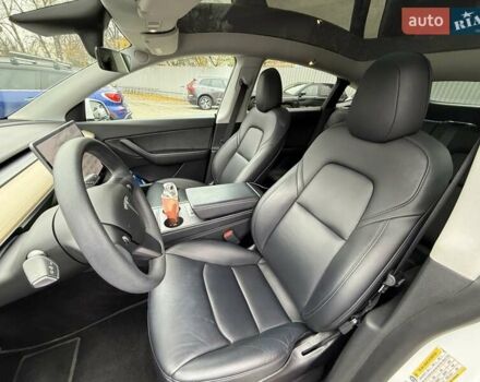 Белый Тесла Model Y, объемом двигателя 0 л и пробегом 68 тыс. км за 24900 $, фото 12 на Automoto.ua