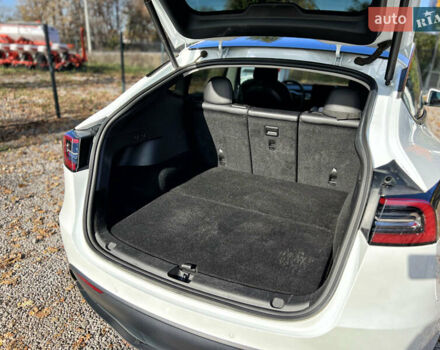 Тесла Model Y 2021 в Виннице на Automoto.ua Белый Тесла Model Y, объемом двигателя 0 л и пробегом 72 тыс. км за 23000 $, фото 19 на Automoto.ua