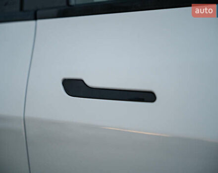 Белый Тесла Model Y, объемом двигателя 0 л и пробегом 69 тыс. км за 27500 $, фото 14 на Automoto.ua