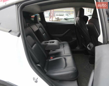 Белый Тесла Model Y, объемом двигателя 0 л и пробегом 121 тыс. км за 21900 $, фото 10 на Automoto.ua