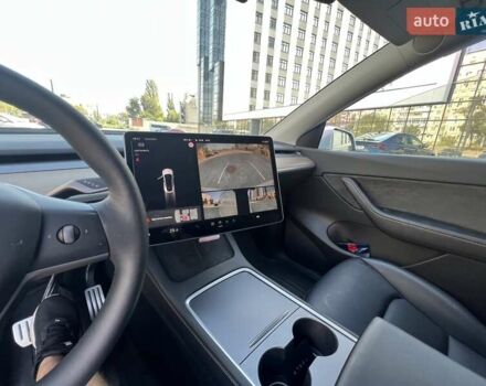Белый Тесла Model Y, объемом двигателя 0 л и пробегом 40 тыс. км за 29000 $, фото 29 на Automoto.ua