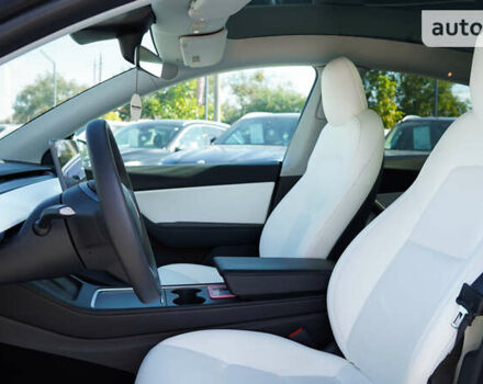 Белый Тесла Model Y, объемом двигателя 0 л и пробегом 30 тыс. км за 26900 $, фото 12 на Automoto.ua