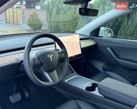 Белый Тесла Model Y, объемом двигателя 0 л и пробегом 38 тыс. км за 24100 $, фото 61 на Automoto.ua