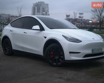 Білий Тесла Model Y, об'ємом двигуна 0 л та пробігом 66 тис. км за 23500 $, фото 40 на Automoto.ua