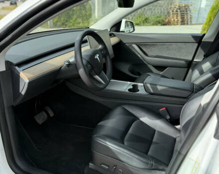 Білий Тесла Model Y, об'ємом двигуна 0 л та пробігом 69 тис. км за 21500 $, фото 4 на Automoto.ua