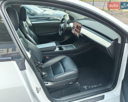 Белый Тесла Model Y, объемом двигателя 0 л и пробегом 133 тыс. км за 25950 $, фото 13 на Automoto.ua
