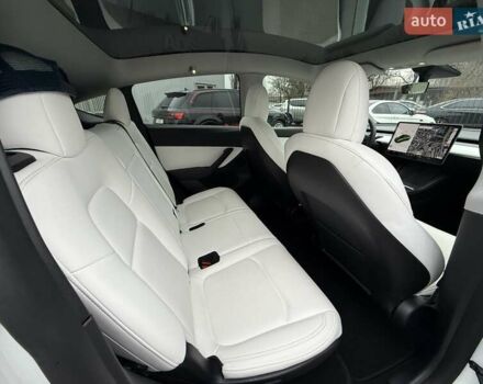 Белый Тесла Model Y, объемом двигателя 0 л и пробегом 80 тыс. км за 25500 $, фото 30 на Automoto.ua