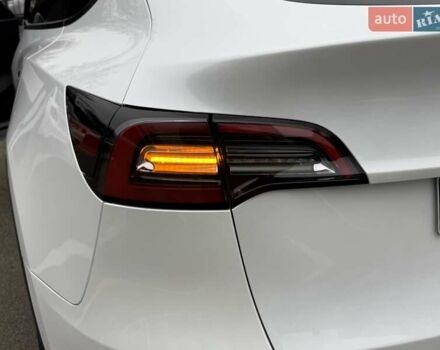 Белый Тесла Model Y, объемом двигателя 0 л и пробегом 80 тыс. км за 25500 $, фото 11 на Automoto.ua