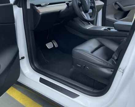 Белый Тесла Model Y, объемом двигателя 0 л и пробегом 119 тыс. км за 24600 $, фото 18 на Automoto.ua