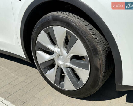 Белый Тесла Model Y, объемом двигателя 0 л и пробегом 110 тыс. км за 27750 $, фото 39 на Automoto.ua