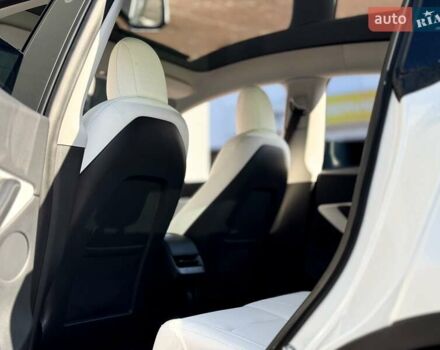 Білий Тесла Model Y, об'ємом двигуна 0 л та пробігом 115 тис. км за 25000 $, фото 15 на Automoto.ua