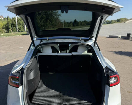 Білий Тесла Model Y, об'ємом двигуна 0 л та пробігом 72 тис. км за 29000 $, фото 5 на Automoto.ua