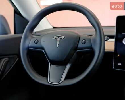 Белый Тесла Model Y, объемом двигателя 0 л и пробегом 19 тыс. км за 28900 $, фото 34 на Automoto.ua
