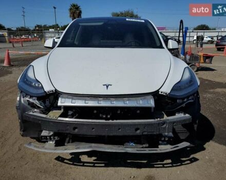 Тесла Model Y 2021 в Киеве на Automoto.ua Белый Тесла Model Y, объемом двигателя 0 л и пробегом 73 тыс. км за 29400 $, фото 51 на Automoto.ua