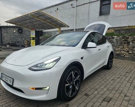 Тесла Model Y 2021 в Ровно на Automoto.ua Белый Тесла Model Y, объемом двигателя 0 л и пробегом 133 тыс. км за 22000 $, фото 23 на Automoto.ua