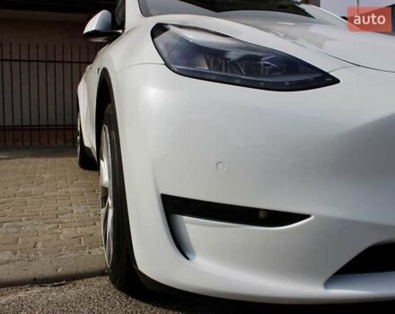 Белый Тесла Model Y, объемом двигателя 0 л и пробегом 67 тыс. км за 27000 $, фото 8 на Automoto.ua