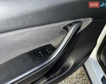 Белый Тесла Model Y, объемом двигателя 0 л и пробегом 128 тыс. км за 22600 $, фото 37 на Automoto.ua