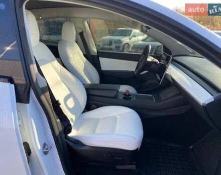 Білий Тесла Model Y, об'ємом двигуна 0 л та пробігом 54 тис. км за 21900 $, фото 21 на Automoto.ua