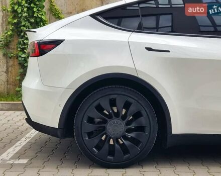 Белый Тесла Model Y, объемом двигателя 0 л и пробегом 98 тыс. км за 26499 $, фото 10 на Automoto.ua