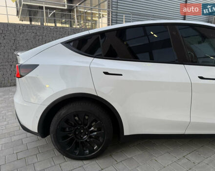 Білий Тесла Model Y, об'ємом двигуна 0 л та пробігом 166 тис. км за 21300 $, фото 6 на Automoto.ua