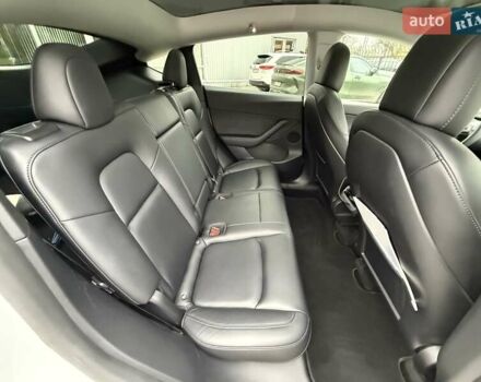 Белый Тесла Model Y, объемом двигателя 0 л и пробегом 68 тыс. км за 24900 $, фото 24 на Automoto.ua
