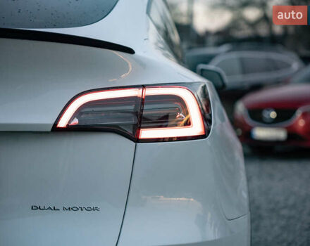 Белый Тесла Model Y, объемом двигателя 0 л и пробегом 69 тыс. км за 27500 $, фото 7 на Automoto.ua