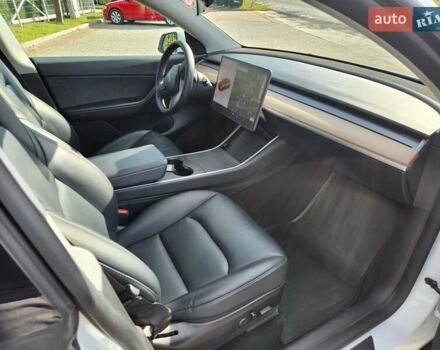 Белый Тесла Model Y, объемом двигателя 0 л и пробегом 98 тыс. км за 22500 $, фото 18 на Automoto.ua